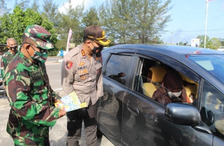 Kapolres Bateng hentikan pengendara tidak pakai Masker