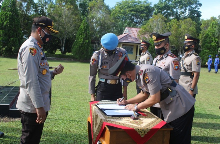 Kapolres Pimpin Upacara Sertijab 4 Perwira Polres Bateng