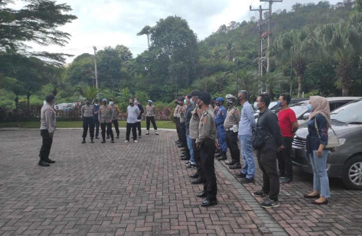 Polres Bangka Tengah kerahkan puluhan personil dalam kegiatan Debat Kandidat Calon Bupati dan Wakil Bupati