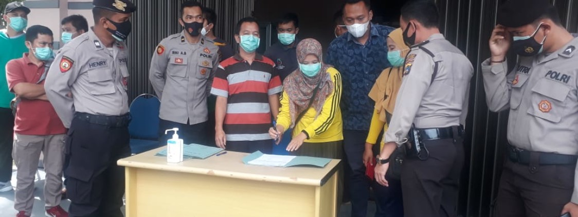 Personel Polres Bateng Kawal Pendistribusian Vaksin Covid-19 ke Puskesmas Se Kab.Bateng