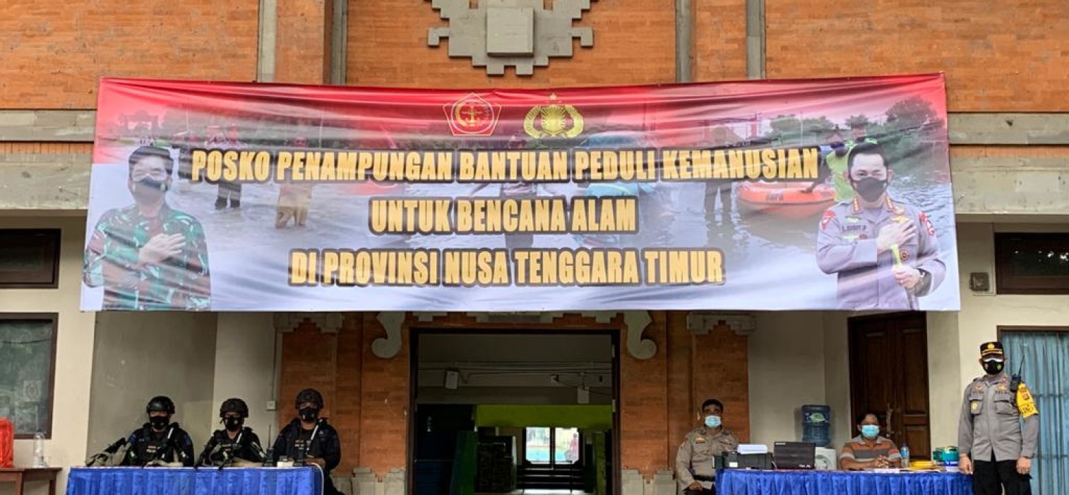 Polda Bali Distribusikan Bantuan Empat Polda Untuk Korban Banjir Bandang NTT