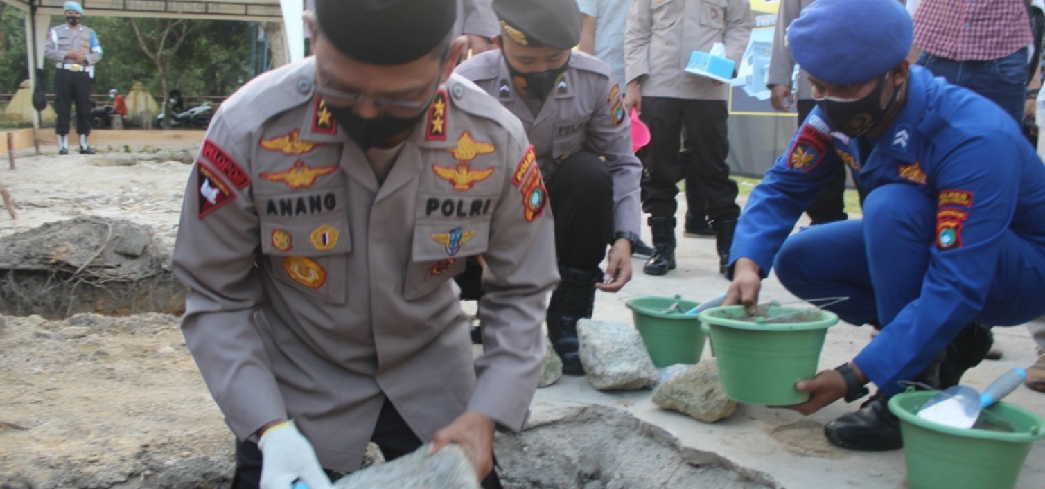 Kapolda Babel Secara Simbolis Peletakan Batu Pertama Pembangunan Gedung Pelayanan Publik Terpadu Polres Bateng