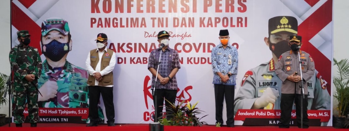 Tinjau Vaksinasi 1.300 Karyawan Tekstil, Kapolri Minta Tracing dan Testing Diperkuat