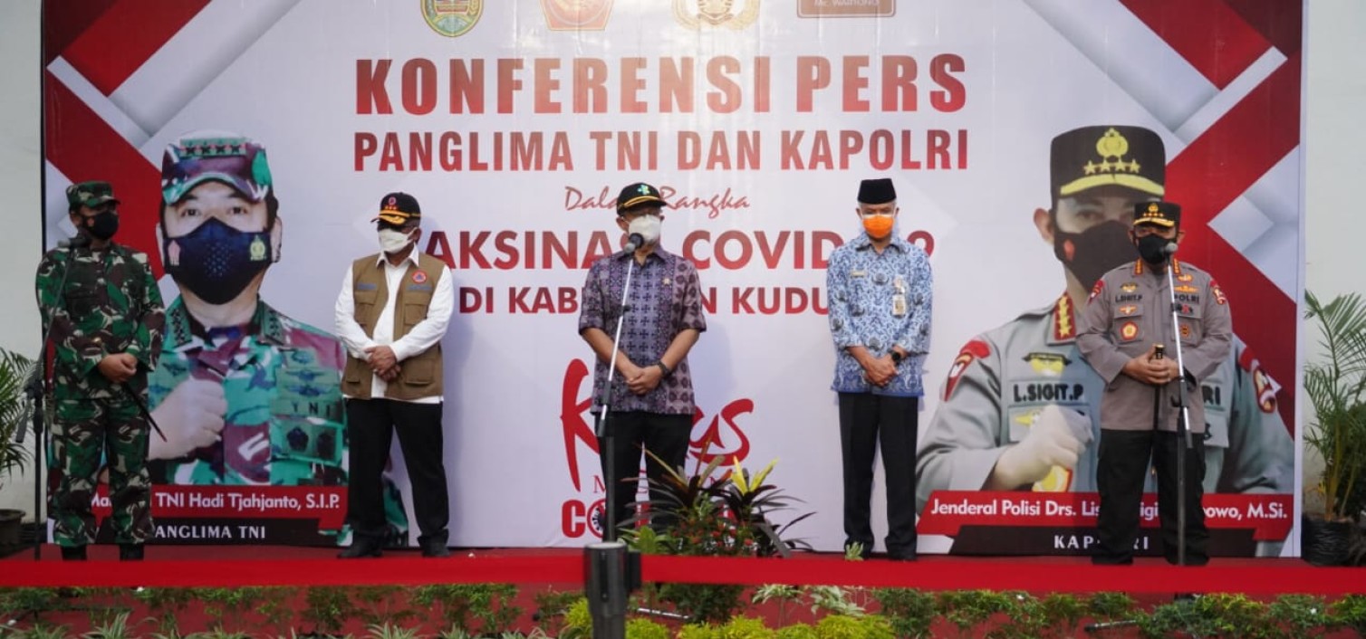 Tinjau Vaksinasi 1.300 Karyawan Tekstil, Kapolri Minta Tracing dan Testing Diperkuat