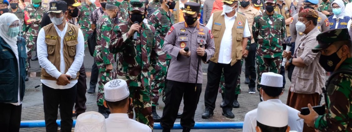 Panglima TNI dan Kapolri Dengarkan Keluhan Warga Bangkalan
