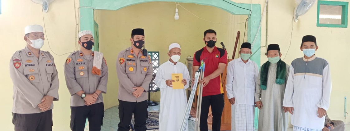 Safari Jumat Barokah, Kapolres Bateng  Imbau Warga untuk selalu mematuhi prokes covid-19