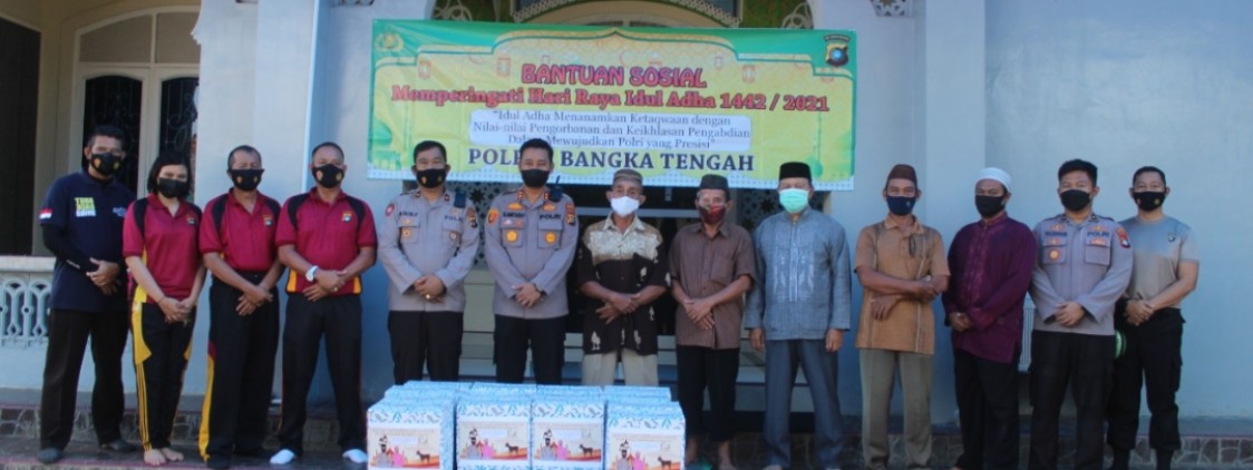 Menjelang Hari Raya Idul Adha 1442 polres Bateng bagikan paket sembako