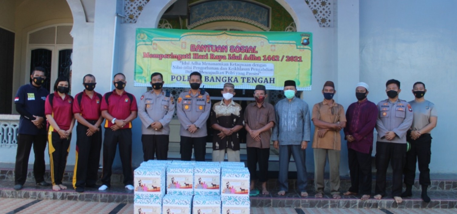 Menjelang Hari Raya Idul Adha 1442 polres Bateng bagikan paket sembako