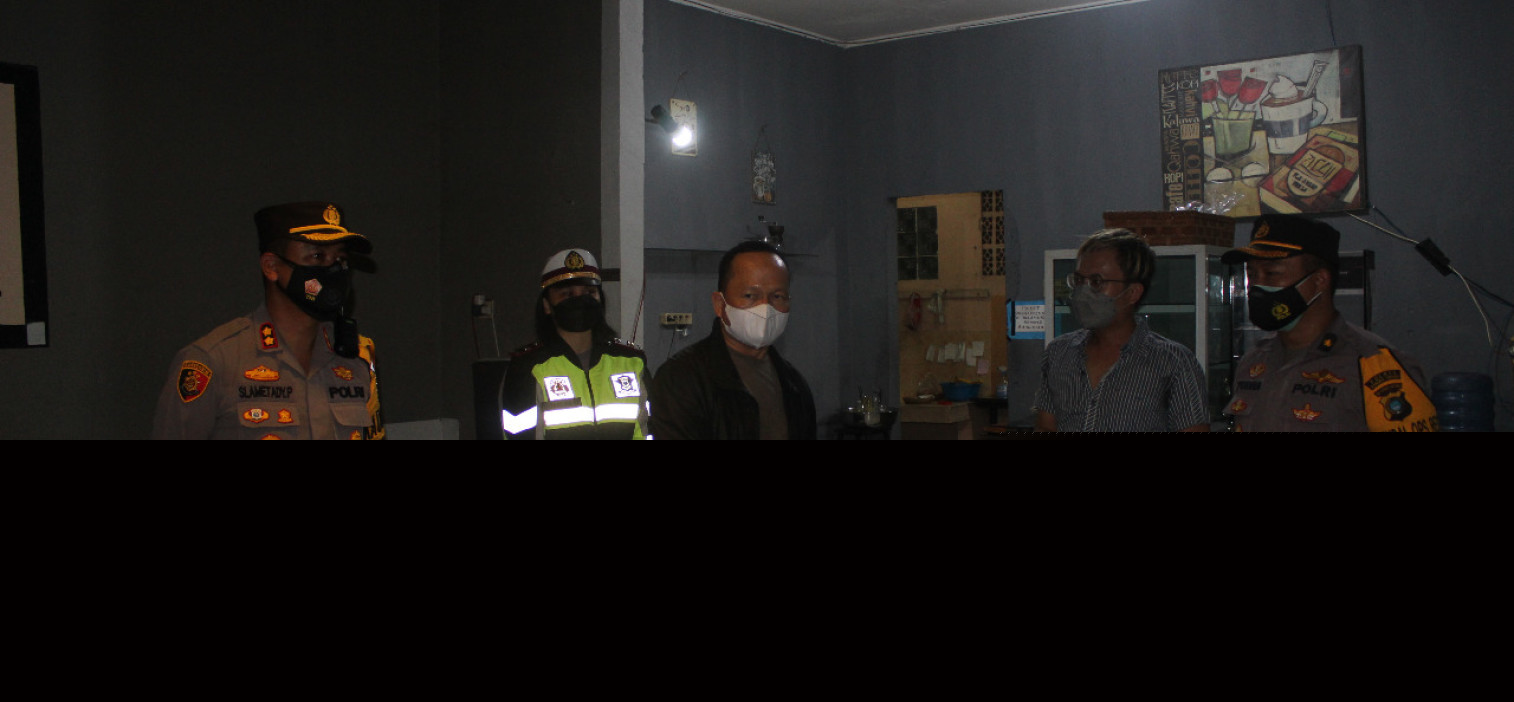 Cegah covid-19, Polres Bateng bersama Forkopimda melaksanakan Patroli Skala Besar.