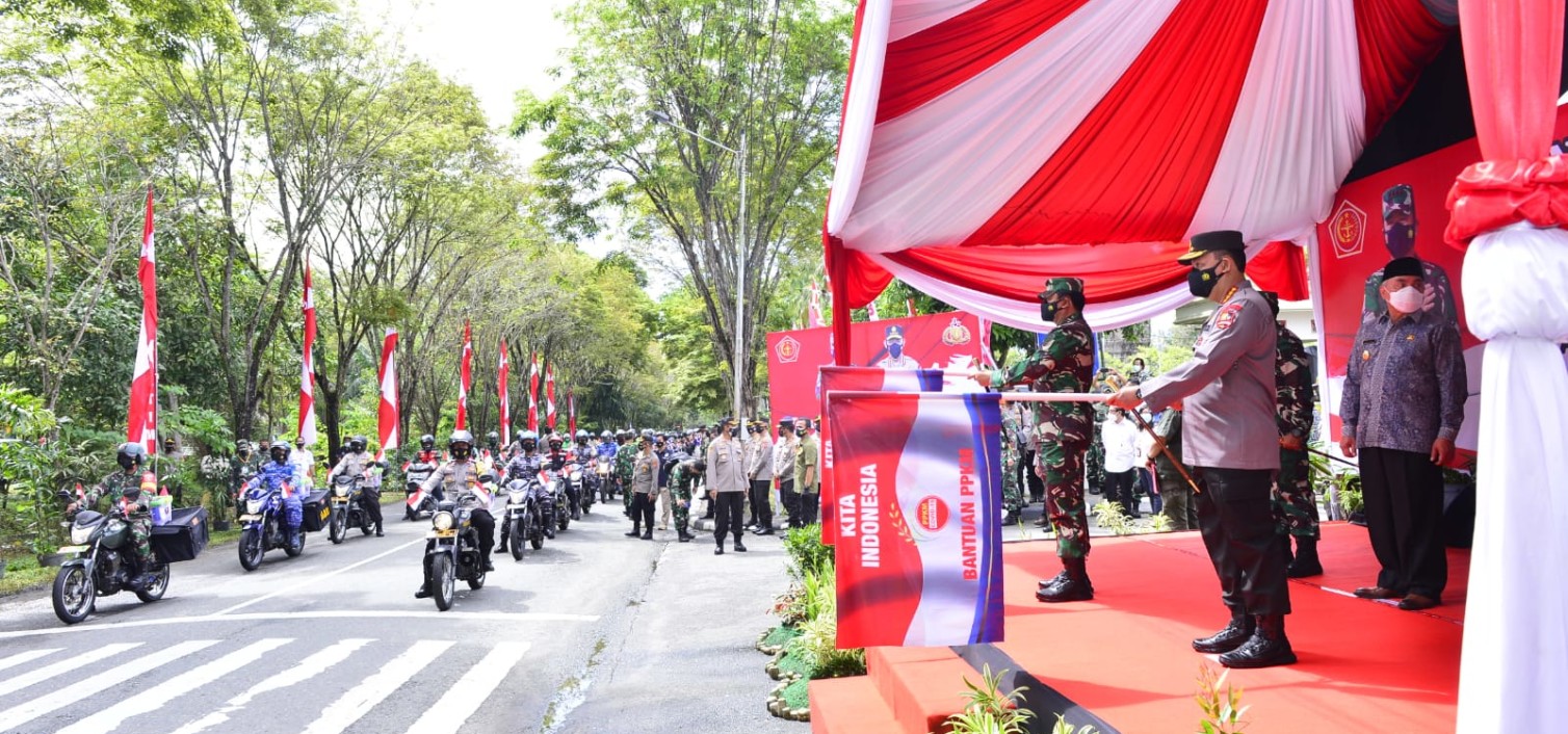 Tinjau Vaksinasi di Kaltim, Kapolri Minta Warga Mau Dirawat di Tempat Isolasi Terpusat
