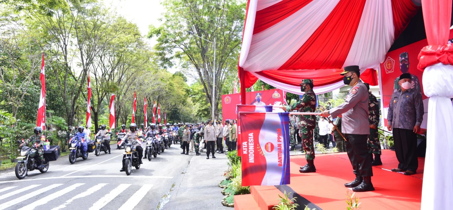 Tinjau Vaksinasi di Kaltim, Kapolri Minta Warga Mau Dirawat di Tempat Isolasi Terpusat