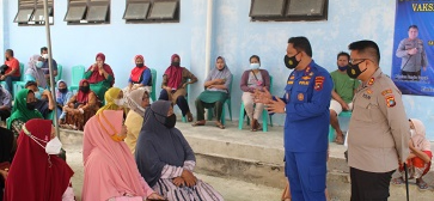 Direktorat Polairud Polda Babel Bersama Polres Bateng Dan RSUD Bateng Vaksinasi Nelayan Kurau