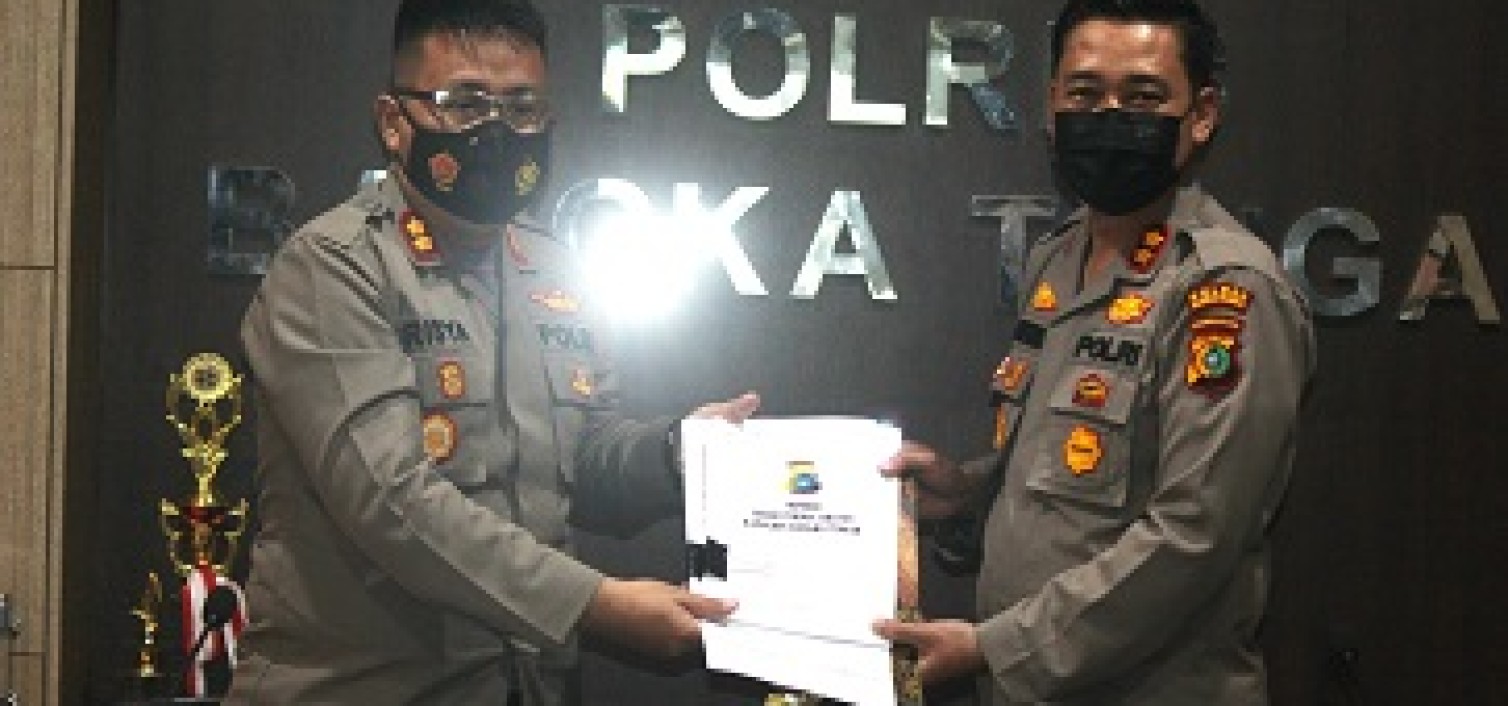 Tandatangani Memori Serah Terima AKBP. M. Risya Siap Lanjutkan Program AKBP. Slamet Ady