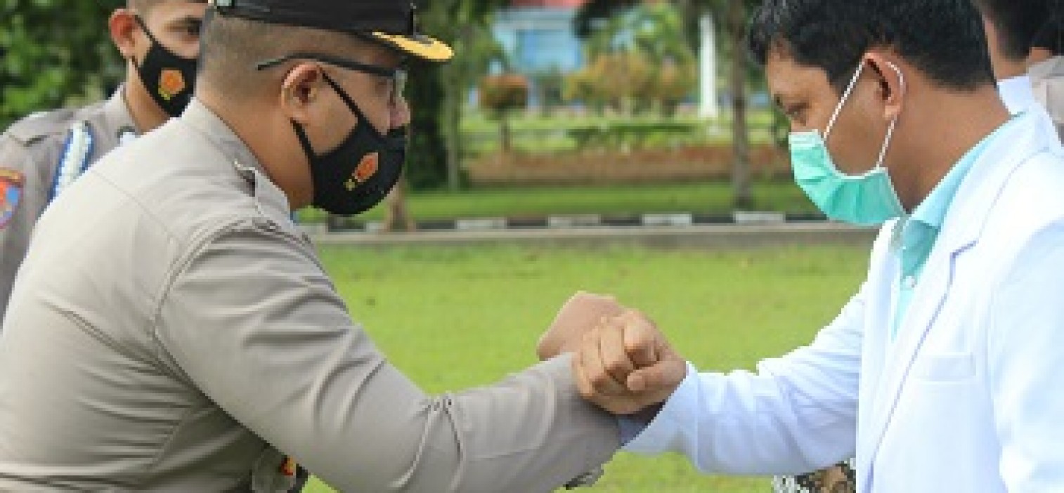 Kapolres Bangka tengah Berikan Reward Dan Rayakan Ulang Tahun Personil