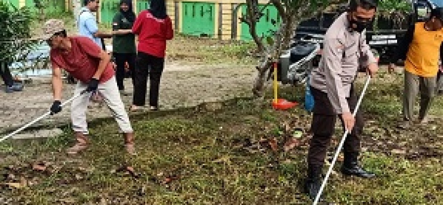 Personil Polsek Koba hadiri kegiatan gotong royong bersama Purna Paskibraka Indonesia Kab. Bangka Tengah