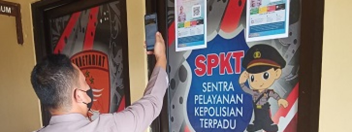 Polres Bangka Tengah wajibkan pemasangan aplikasi QR Peduli lindungi dikantor pelayanan