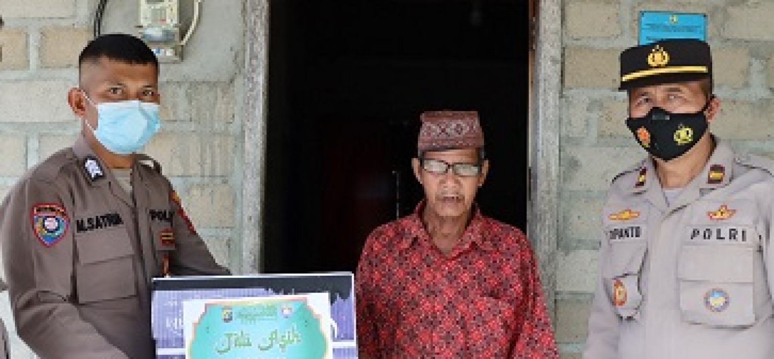 Semarak Bulan suci Ramadhan Sat Binmas Polres Bateng berikan tali asih bagi Warga kurang mampu