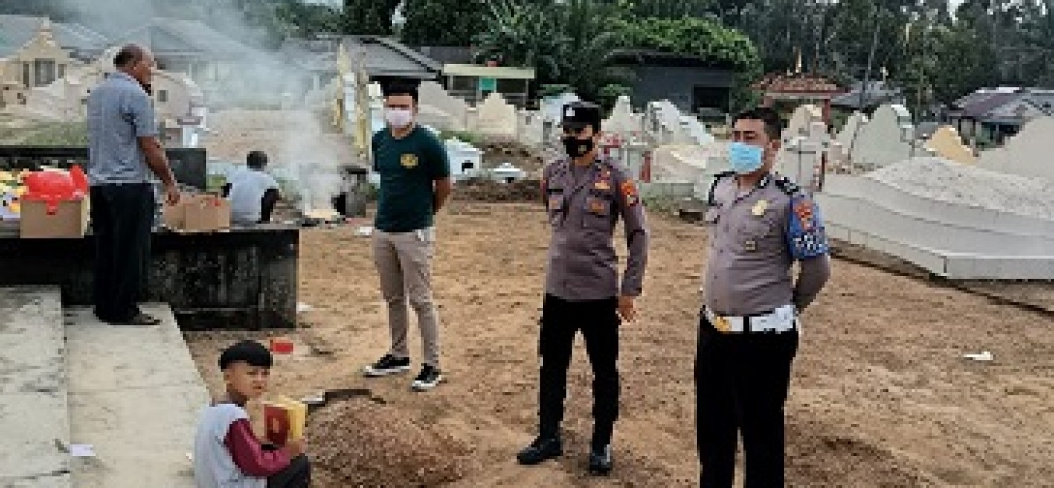 Puluhan Personil Polres Bangka tengah Amankan Ibadah Cheng Beng