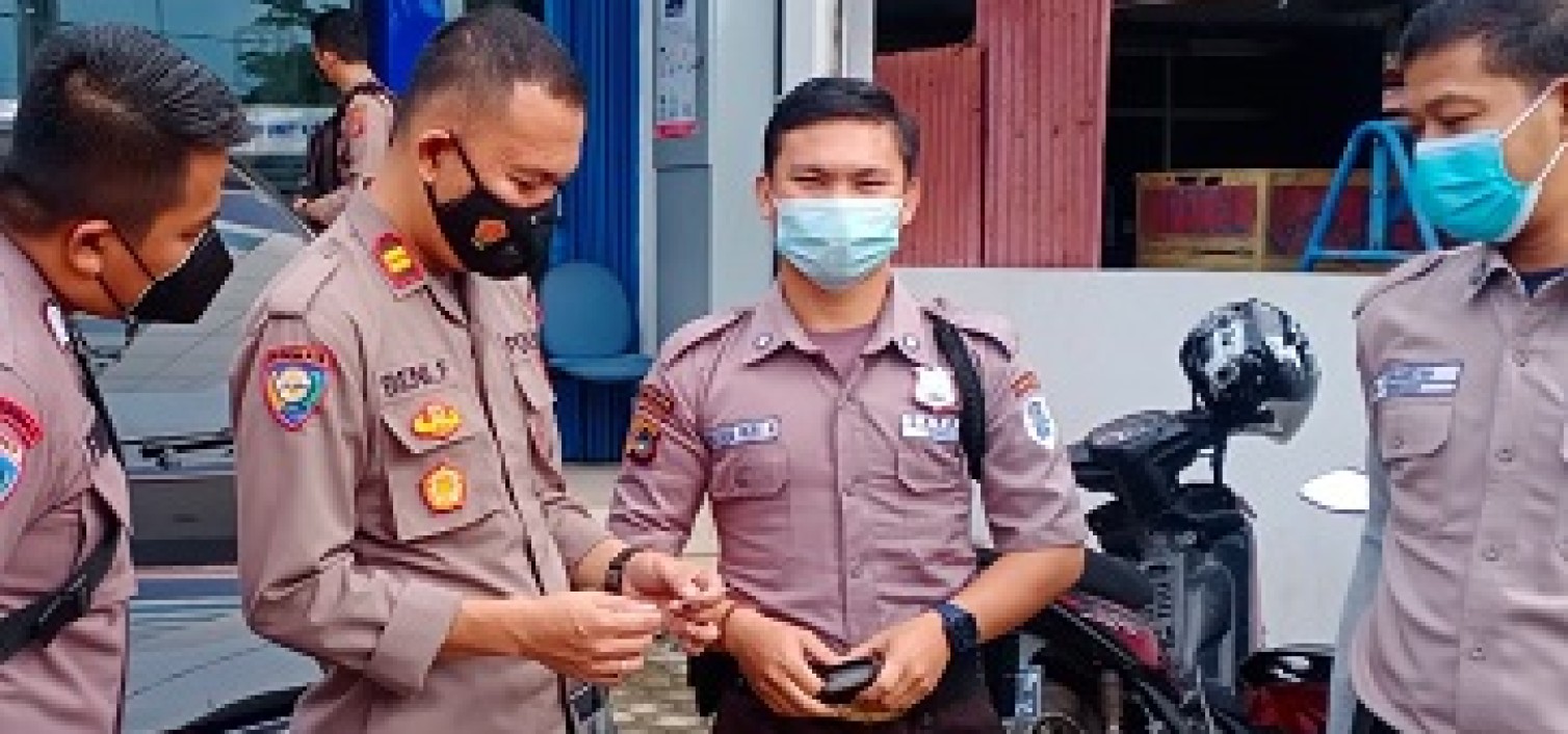 Sosialisasikan Perpol no. 4 tahun 2020 tentang PAM Swakarsa Satuan Bimas Polres Bangka Tengah lakukan gaktibplin personil Satpam diwilayah Kec. Koba