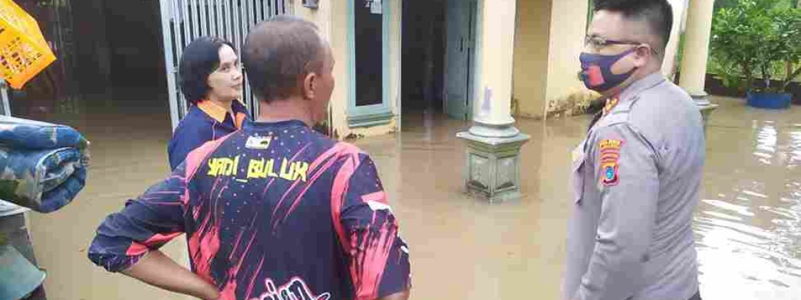 Sigap Kapolres Bateng cek rumah warga yang terdampak banjir !