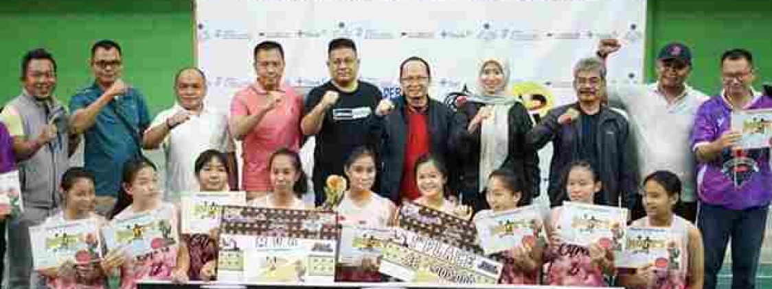 Kapolres Bateng dampingi Bupati Bateng tutup turnamen Basket Bupati Cup 2022.