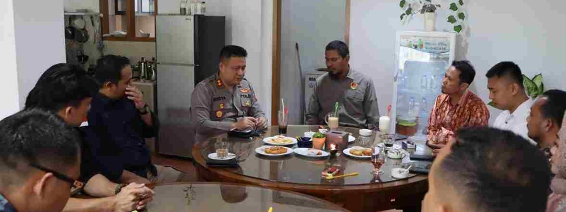 Kapolres Bateng laksanakan torwas PPNS melalui kegiatan ngopi bareng.