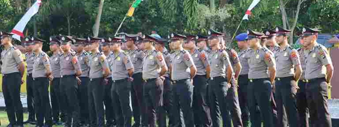 Jelang hari Bhayangkara ke 77 sebanyak 40 personil Polres Bangka Tengah naik pangkat.