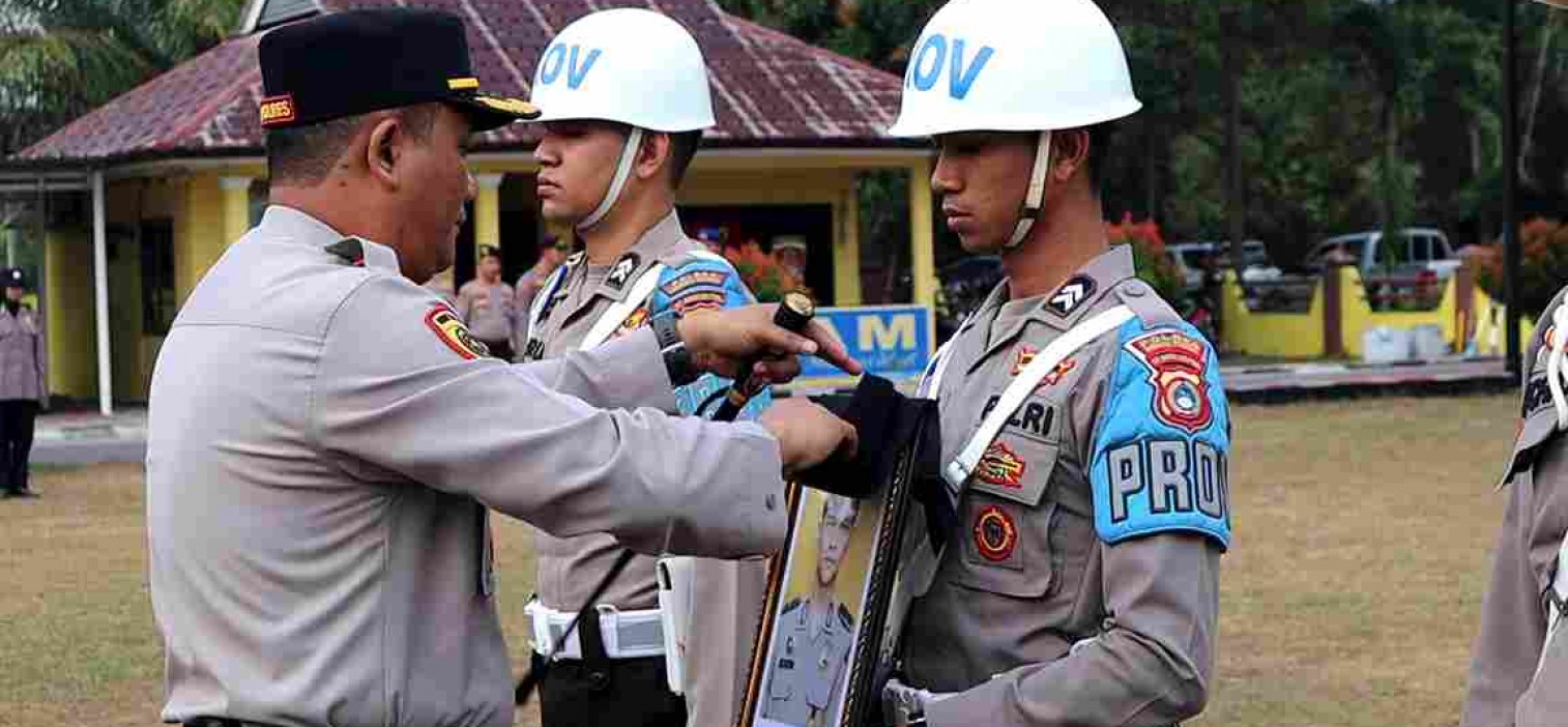 Polres Bangka Tengah laksanakan upacara PTDH personilnya karena terlibat kasus narkoba.