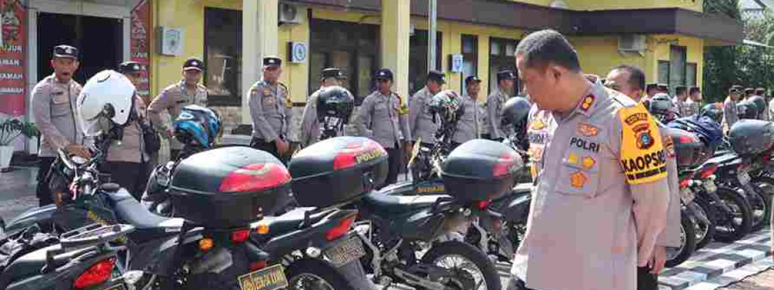Guna Tingkatkan Inovatif Bhabinkamtibmas, Kapolres Bangka Tengah Lakukan Cek Kendaraan Motor Dinas