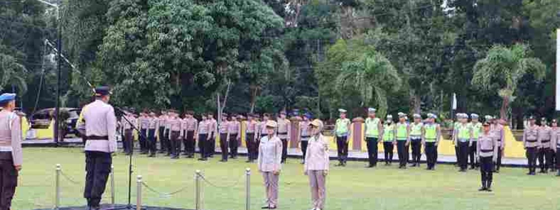 Kapolres Bangka Tengah Pimpin Upacara Kenaikkan Pangkat PNS Polri
