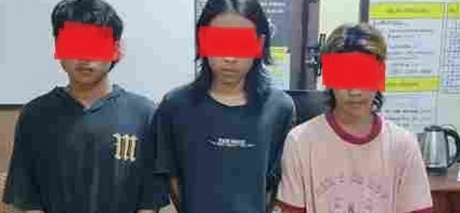 ASYIK MANDI ,3 PEMUDA INI DIRINGKUS POLISI KARENA SABU 5,56 gram
