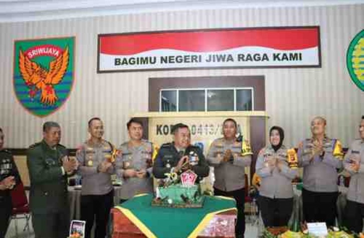 SAMBUT MERIAH HUT TNI KE 79, POLRES BANGKA TENGAH KUNJUNGI KODIM 0413/BANGKA WUJUDKAN SINERGITAS TNI-POLRI