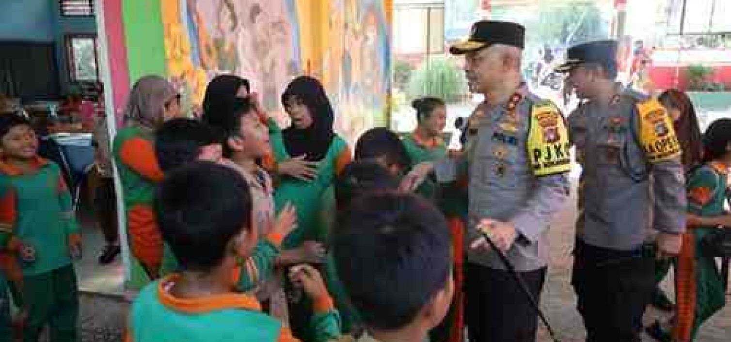 Kapolda Babel Blusukan Kesejumlah Sekolah Di Kota Pangkalpinang, Pastikan Situasi Kamtibmas