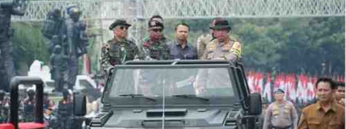 KAPOLRI CEK GLADI BERSIH APEL GELAR PASUKAN PENGAMANAN PENGAMBILAN SUMPAH PRESIDEN DAN WAPRES RI