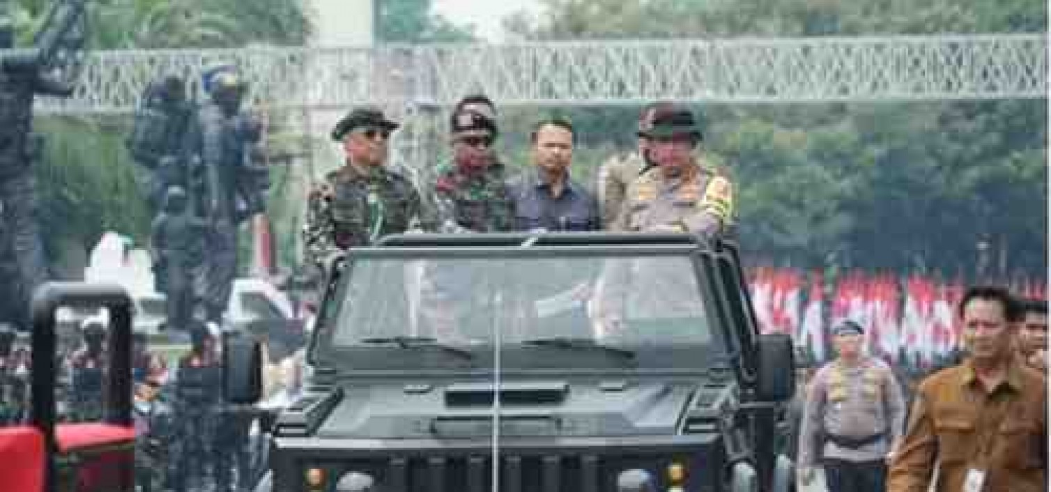 KAPOLRI CEK GLADI BERSIH APEL GELAR PASUKAN PENGAMANAN PENGAMBILAN SUMPAH PRESIDEN DAN WAPRES RI
