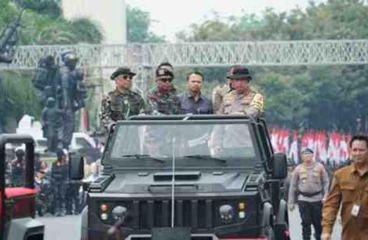 KAPOLRI CEK GLADI BERSIH APEL GELAR PASUKAN PENGAMANAN PENGAMBILAN SUMPAH PRESIDEN DAN WAPRES RI