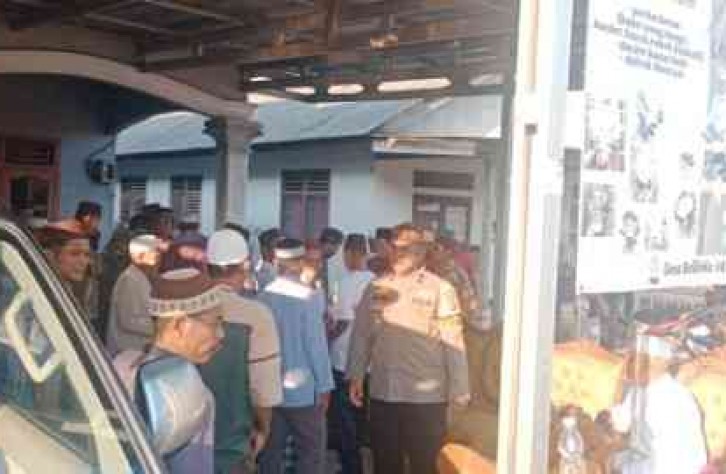 SAMBANG DUKA, KAPOLSEK NAMANG BANTU PROSESI PEMAKAMAN