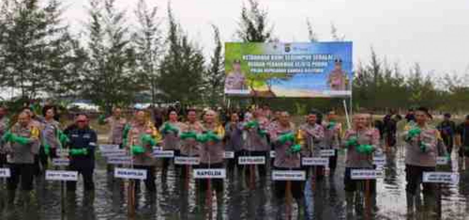Polda Babel Dan Jajaran Galakkan Ketahanan Bumi Penanaman Sejuta Pohon, Tanam 10.500 Bibit Dilahan Seluas 23,5 Hektar