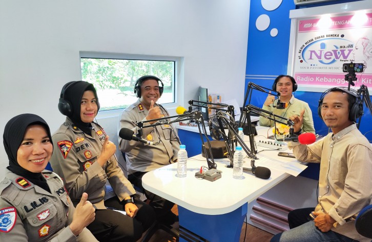 Kapolres Bangka Tengah Jadi Narasumber di 931 FM New Radio Koba, Kenalkan Diri dan Sampaikan Pesan Kamtibmas