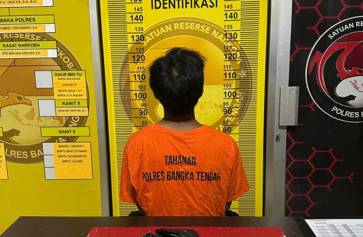 Satresnarkoba Bangka Tengah Bekuk Pria di Depan Masjid, Ditemukan Sabu Siap Edar