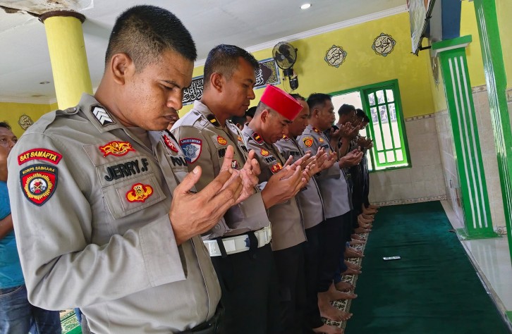 Polres Bangka Tengah Gelar Sholat Ghaib dan Doa Bersama untuk Almarhum Affan Kurniawan, Pengemudi Ojek Online yang Wafat Saat Unras di Jakarta
