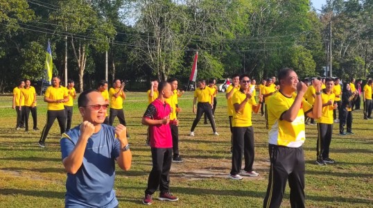 Polres Bangka Tengah dan Pemkab Gelar Senam Bersama Sambut HUT RI ke-80