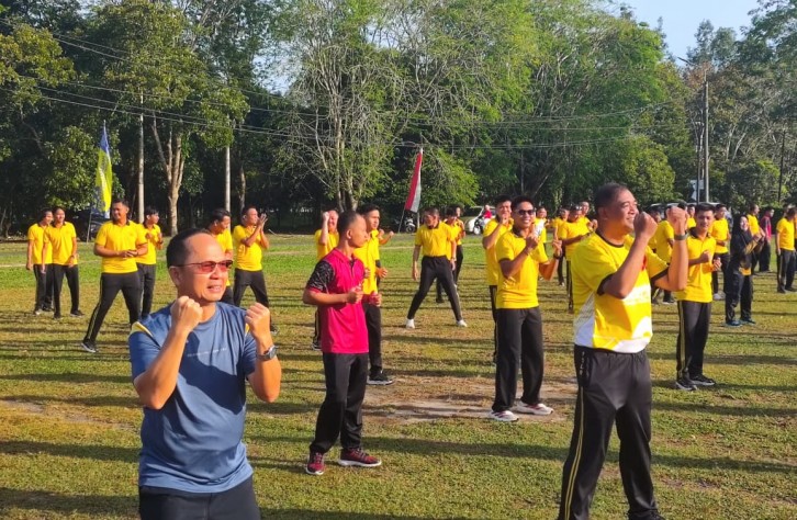 Polres Bangka Tengah dan Pemkab Gelar Senam Bersama Sambut HUT RI ke-80