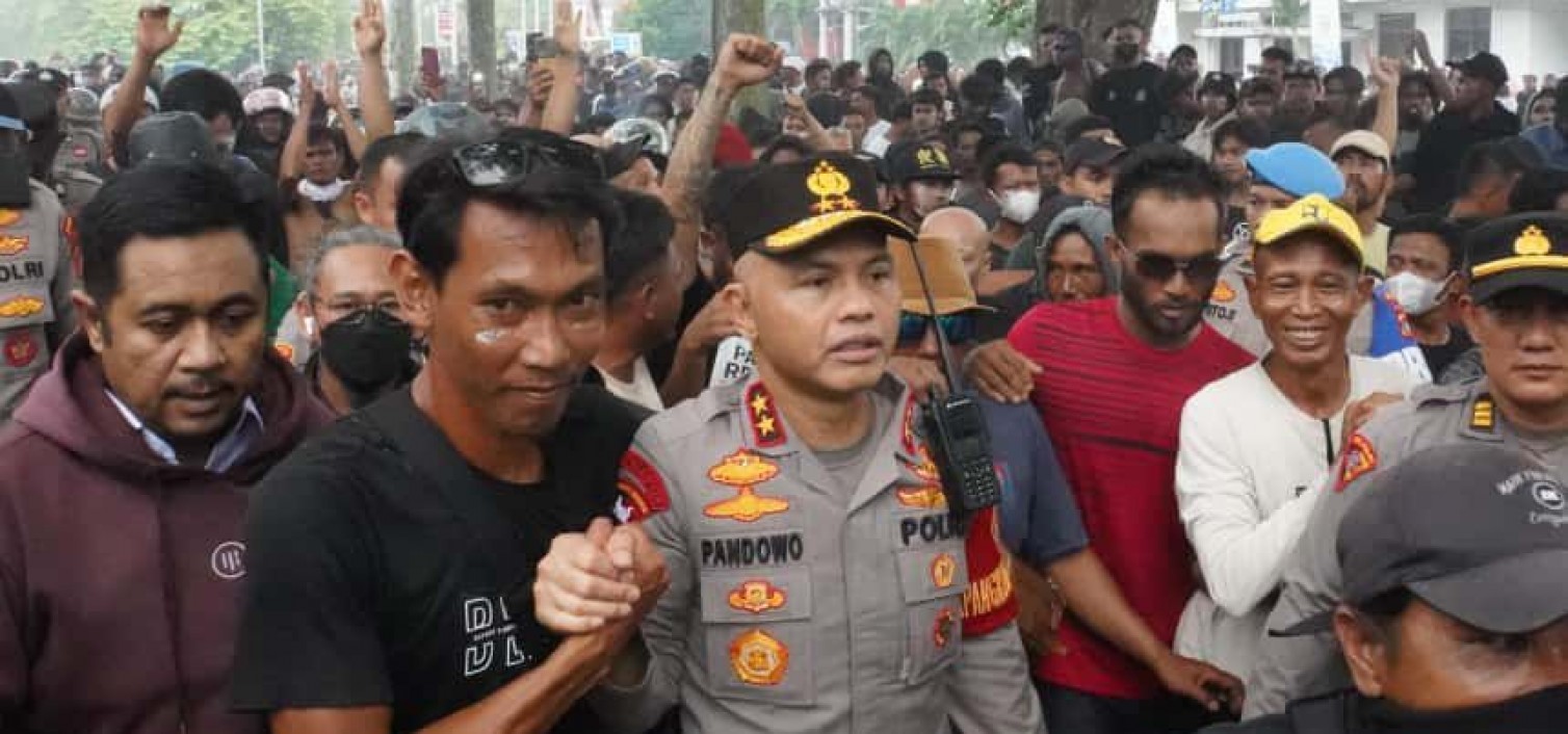Temui Massa Aksi Unras Di PT. Timah, Kapolda Babel Imbau Masyarakat Tertib Dan Tak Anarkis